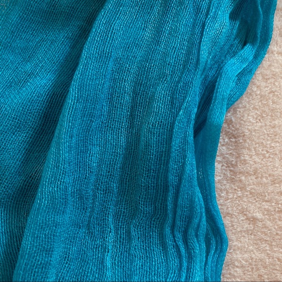 Aqua scarf - add to a 3+ bundle & get it FREE! - Picture 2 of 6